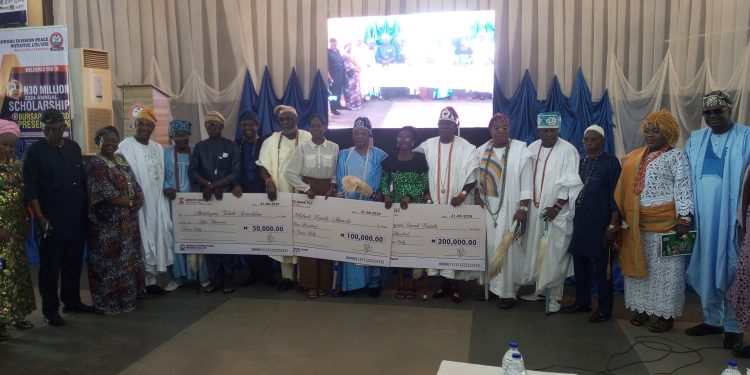 IDPIL Awards 263 Ikorodu Students N30Million Scholarship, Bursary Awards